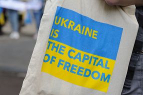 Акція «Врятуйте захисників і мешканців Маріуполя» у Львові