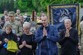 Farewell ceremony with fallen soldiers