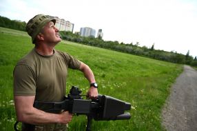 Presentation of anti-drone rifle