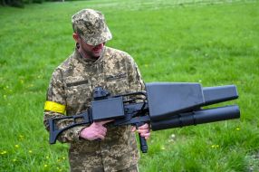 Presentation of anti-drone rifle