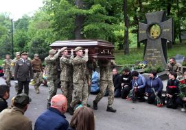 Церемонія прощання з Денисом Антіповим