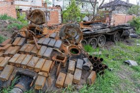 A tank of the Russian occupiers was blown up on one of the streets of the village of Mala Rohan