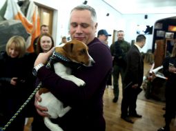 Ігор Жовква та пес-сапер Патрон