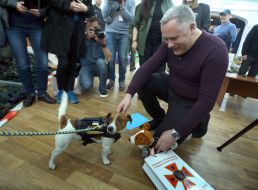 Ігор Жовква та пес-сапер Патрон