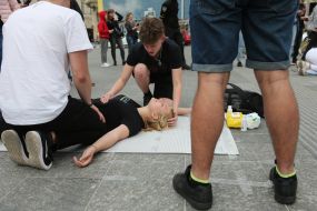 Defibrillator training in Lviv