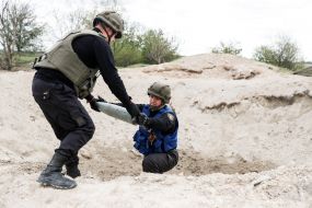 Sappers detonate unexploded ordnance in Borodyanka