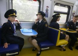 Kyiv Children's Railway resumes train and passenger traffic in Syretsky Park in Kyiv