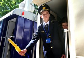 Kyiv Children's Railway resumes train and passenger traffic in Syretsky Park in Kyiv