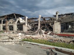 The building of the Darnytsia Car Repair Plant in Kyiv was damaged as a result of a missile strike by the Russian occupiers