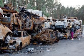 Кладбище уничтоженных автомобилей в Ирпене