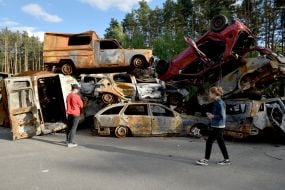 Кладбище уничтоженных автомобилей в Ирпене