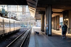 Passengers on the platform of the railway station in Kiev