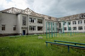 The school in the village of Kukhari was destroyed as a result of airstrikes by the Russian occupiers