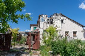 Разрушенный дом