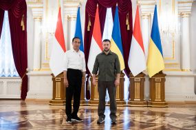 Volodymyr Zelenskyy and Joko Vidodo