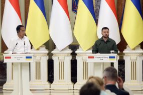 Volodymyr Zelenskyy and Joko Vidodo