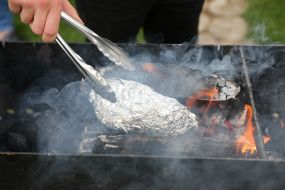 Зона барбекю в "Железном городке" в Ирпене