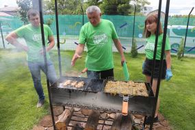 Зона барбекю в "Железном городке" в Ирпене