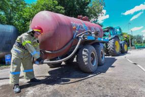 Rescuers  carry out preventive work with farmers