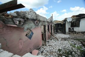 Зруйновані внаслідок бойових дій будинки у селі Велика Димерка