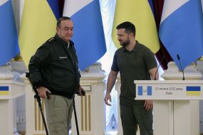 Volodymyr  Zelenskiy, Alejandro Giammattei Falla