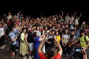 Spectators after a charity concert by Alexander Polozhinsky and Ivan Marunich