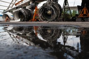 Destroyed by the Russian occupiers the world's largest aircraft AN-225 Dream in the hangar at the airport in Gostomel