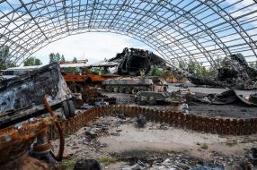 Destroyed by the Russian occupiers the world's largest aircraft AN-225 Dream in the hangar at the airport in Gostomel