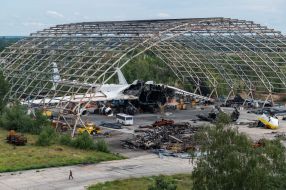 Destroyed by the Russian occupiers the world's largest aircraft AN-225 Dream in the hangar at the airport in Gostomel