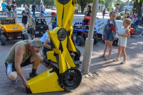 Трехметровый робот-трансформер в Запорожье