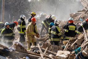 Rescuers clear the blockage of the house