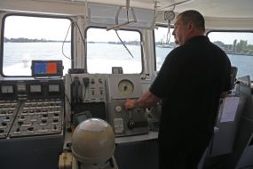 The work of divers of the State Emergency Service on surveying the bottom of the reservoir and disposing of explosive objects in the water area of the Dnipro River