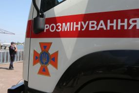 The work of divers of the State Emergency Service on surveying the bottom of the reservoir and disposing of explosive objects in the water area of the Dnipro River