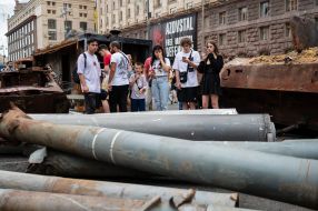 "Parade" of destroyed Russian military equipment on Khreschatyk
