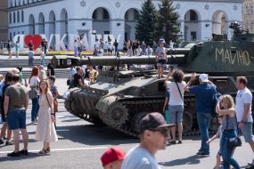 "Parade" of destroyed Russian military equipment on Khreschatyk