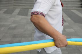 People are holding the flag of Ukraine