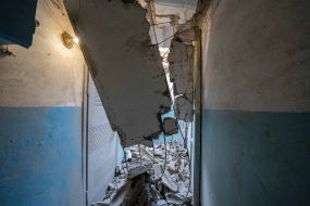 Пошкоджений після обстрілу російськими окупантами будинок