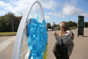 Арт-инсталяция «С Украиной в сердце»