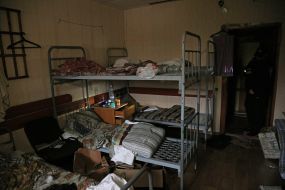 Кімната в місцевому відділку поліції, де жили російські солдати