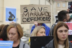 Flash mob in support of women soldiers