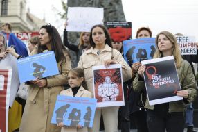 Flash mob in support of women soldiers