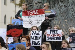 Flash mob in support of women soldiers