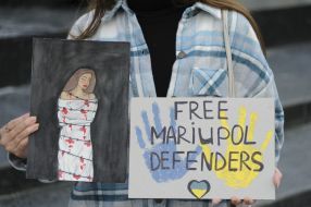 Flash mob in support of women soldiers