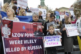 Flash mob in support of women soldiers