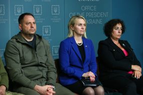 Bridget Brink, Melinda Simmons, Andriy Yermak