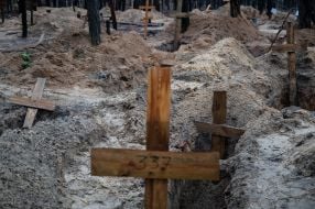Mass burial of dead Ukrainians near Izyum