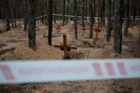 Mass burial of dead Ukrainians near Izyum