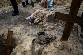 Mass burial of dead Ukrainians near Izyum