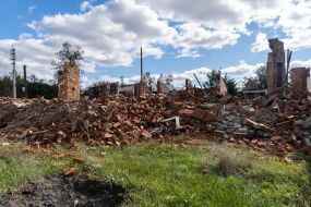 The ruined house in Prudyanka village