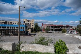destroyed buildings in the de-occupied Izyum city